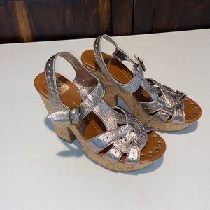 Metallic wedges